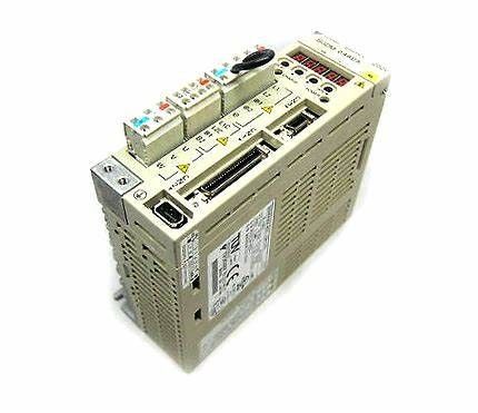Мотор сервопривода Ac SGDM-15DN управляет Yaskawa ПУНКТ Servopack 0,5 AMP 32