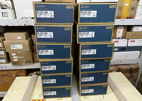 Mitsubishi MR-J4W3-444B Электрический сервоусилитель переменного тока 0,4 кВт