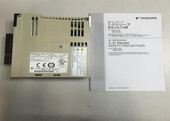 Мотор сервопривода Ac Yasakawa SGDS-A5A01A управляет УСИЛИТЕЛЕМ СЕРВОПРИВОДА SIGMA-III 1 УЧАСТОК 200V