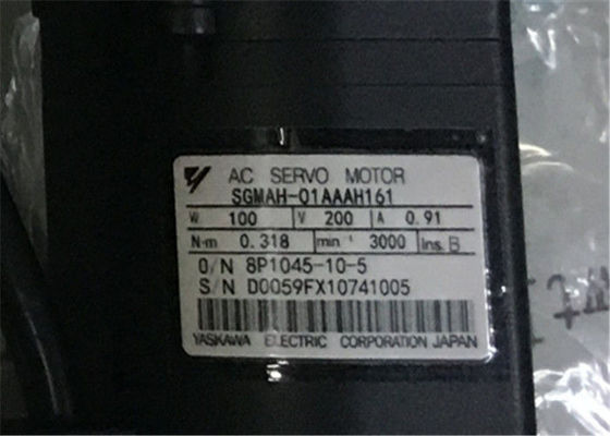 Мотор сервопривода 100W AC SGMAH-01AAAH161 Yaskawa 0.91A 0.318N.m 3000r/min