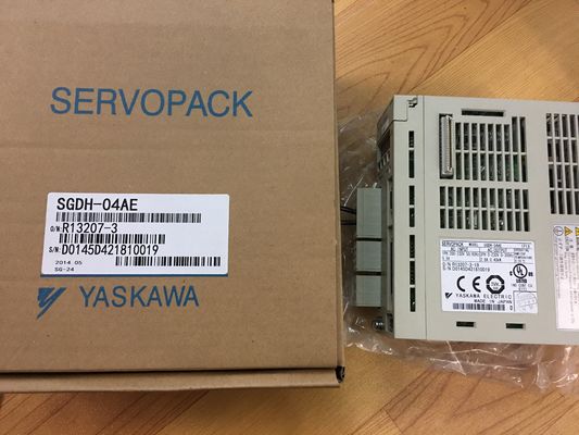 Промышленный сервопривод 50/60HZ управляет YASKAWA SGDH-04AE SERVOPACK совершенно новым