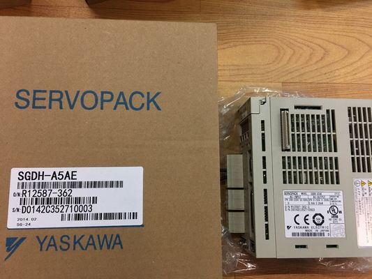 Промышленный сервопривод 50/60HZ управляет YASKAWA SGDH-A5AE SERVOPACK совершенно новым