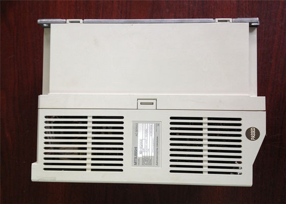 НОВЫЙ СЕРВОПРИВОД ЯПОНИИ Мицубиси УПРАВЛЯЕТ AC 10 AMP 2KW 200-230VAC 50/60HZ MR-H200B
