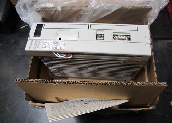 НОВЫЙ СЕРВОПРИВОД ЯПОНИИ Мицубиси УПРАВЛЯЕТ AC 10 AMP 2KW 200-230VAC 50/60HZ MR-H200B