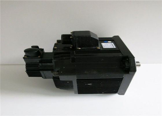 МОТОР СЕРВОПРИВОДА AC мотора сервопривода 3200W Ac bYaskawa SGMDH-32A2A-YR13 одновременный 200V 20.9A
