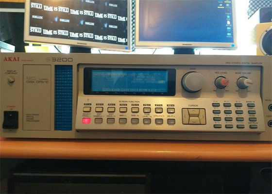Регулятор логики PLC МОСТА Omron S3200-NSUG4-OOE SYSNET (DC) Programmable