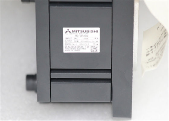 Мотор сервопривода HC-UF202 Мицубиси 2.0KW промышленный 3AC 110V 24A 2000R/MIN