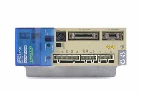 Поставка 2.6A 100V AC 100VAC сервопривода Omron R7D-AP04L нагружает ПРИВОД СЕРВОПРИВОДА 400 W