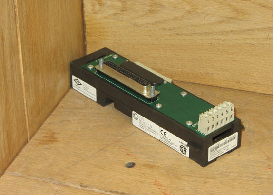 Наполнитель BCK местного автобуса EMERSON DELTAV KJ4001X1-HB1 12P0830X072 правый НОВЫЙ