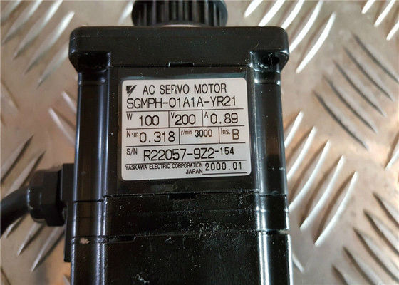 Мотор сервопривода Ac SGMP-01A312 Yaskawa 3000RPM 2048PPR 100W 200V одновременный