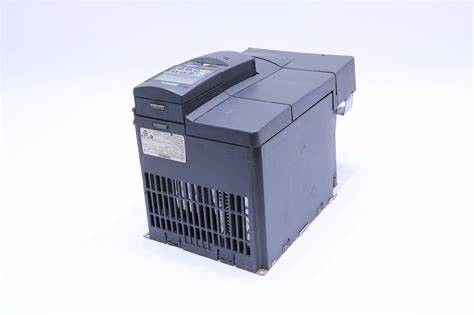 Класс 6SE6440-2AD27-5CA Сименс MICROMASTER 440 встроенный AC v 3 +10/-10% фильтра 380-480 47-63 Hz постоянн вращающего момента 7,5