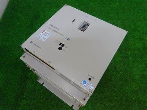 Сервопривод AC SGDB-44ADM Yaskawa 200V 4.4KW 50/60hz управляет промышленным ServoPack
