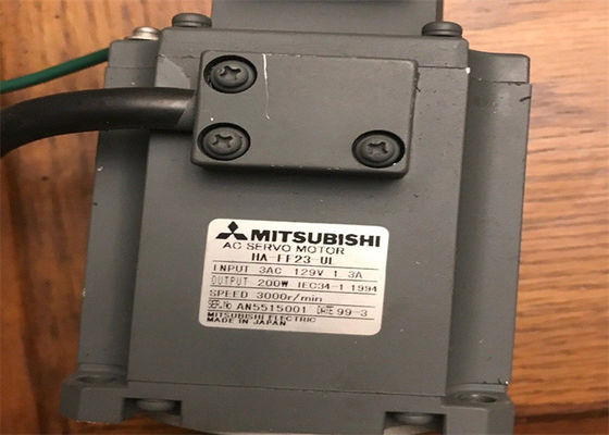 Mitsubishi NEW 200W AC SERVO MOTOR HA-FF23-UL 3AC 129V 1.3A 3000 оборотов в минуту