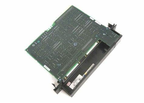 GE IC697BEM711 0,8 ампер И модуль также требует 5 вольт постоянного напряжения ввода