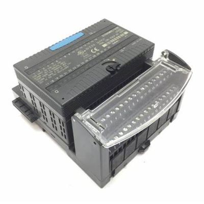 GE IC200MDL742 24-вольтовый модуль выхода позитивной логики Versamax, который имеет 16 дискретных выходов в 2 группах