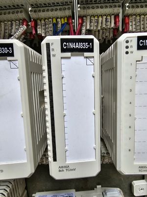 ABB AI835A 3BSE051306R1 Цифровой ИО-модуль для измерений термопары/мВ
