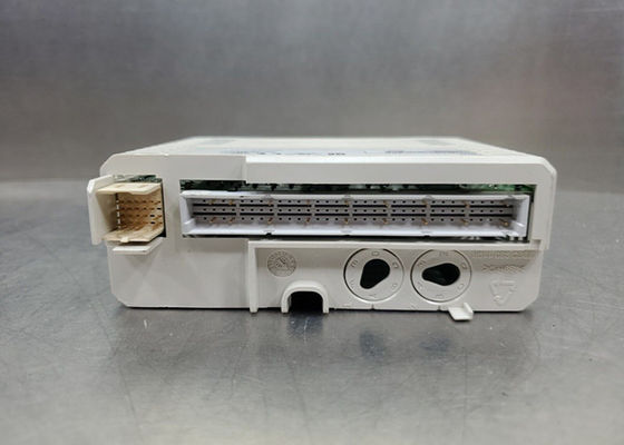 ABB DI820 3BSE008512R1 Цифровой ИО-модуль для защиты от ЭМК и соблюдения требований по выбросам