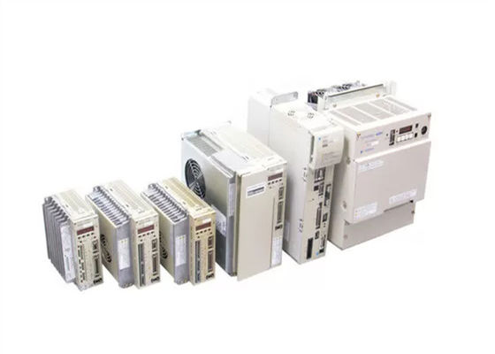 Yaskawa SGDM-04AC-SD2B сервоусилитель переменного тока Новый в оригинале 230В