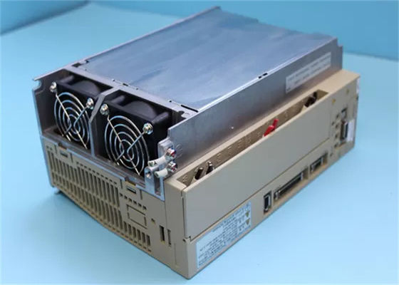 Yaskawa SGDM-20AC-SD2BM Новый сервоусилитель переменного тока в оригинальной коробке