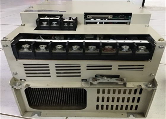 Yaskawa SGDM-1AADA-A AC Servo Drives совершенно новый в оригинальной коробке