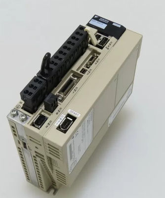 Сервоусилитель Yaskawa AC SGDV-180A15A совершенно новый в коробке