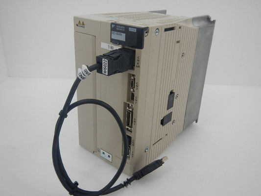 Сервоусилитель Yaskawa AC SGDV-180A15A совершенно новый в коробке