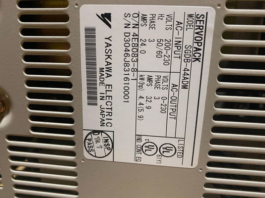 Yaskawa SGDB-44ADG двухфазный импульсный поезд с фазовой разницей 90° Сервопривод 4.4КВт