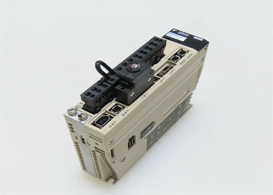 SGDV-R90A21A совершенно новый 220V AC сервоусилитель в оригинальной коробке