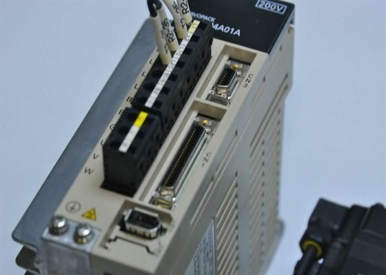 Yaskawa SGDS-60A01A AC сервоусилитель совершенно новый в оригинальной коробке
