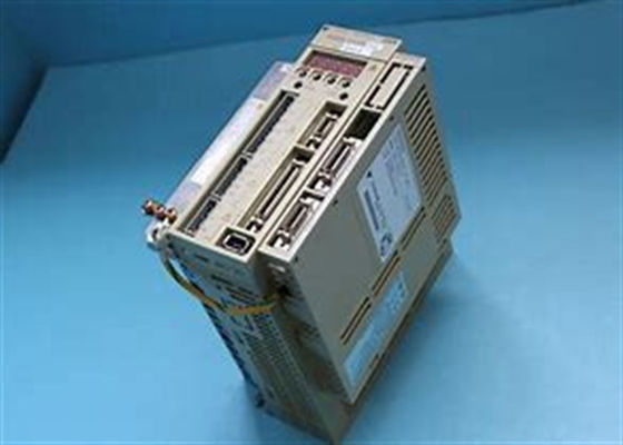 SGDH-05AEY291 Сервоусилитель переменного тока марки Yaskawa Новый оригинальный ящик
