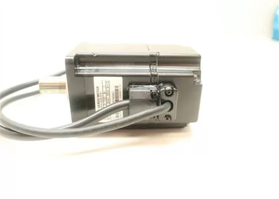 Yaskawa SGMAH-02BBAB1 200V AC Servo Motor совершенно новый в оригинале