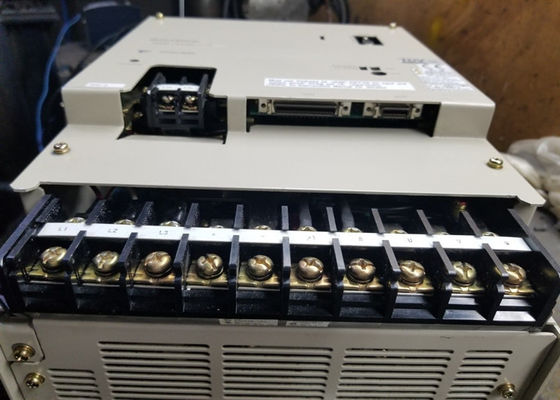 Yaskawa Industrial SGDB-60AD Сервоприводы Новые Новые в коробке