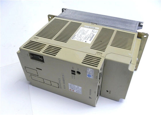 Сервоприводы переменного тока Yaskawa SGDB-30AD совершенно новый в оригинальной коробке 230В