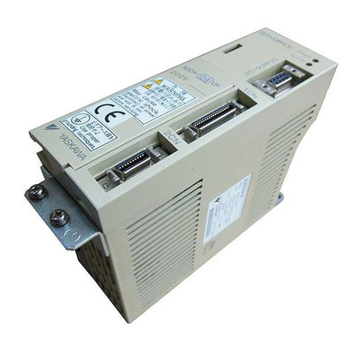 Сервоприводы Yaskawa SGDA 04VP совершенно новые в оригинальной коробке 200 В