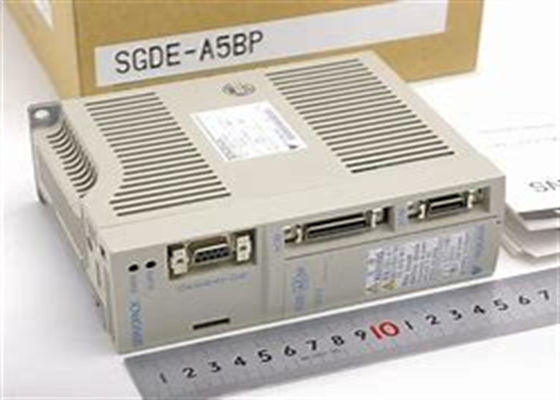 Сервоприводы Yaskawa SGDA-A5BP совершенно новые в оригинальной коробке 100В