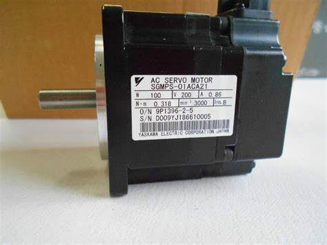 220 В сервомотор Yaskawa SGMPS-01ACA21 Оригинальный