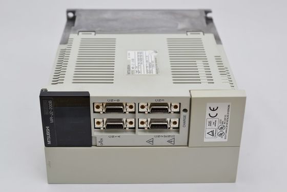 2.0kw MITSUBISHI MR-J2-200B Промышленный сервопривод Трехфазный AC200V SSCNET Тип интерфейса