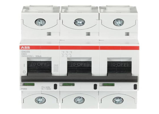 ABB 2CCS863001R0631 S803S-D63 представляет собой трехпольный высокопроизводительный выключатель с характеристикой D