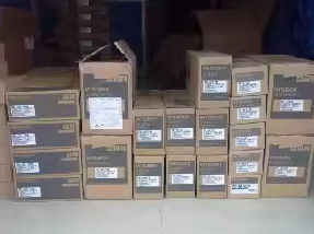 Сервопривод MR-J2S-20A-EG 200W промышленный управляет усилителем сервопривода 1.8A DC284-326V Мицубиси
