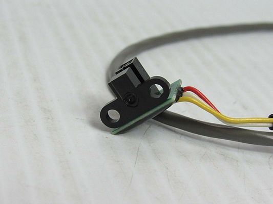 AC M01Z08A Фотоэлектрическая батарея с непрерывным крутящим моментом для устойчивой работы в промышленности