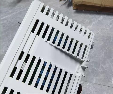 ABB 3BSE008550R1 Di821 8-канальный цифровой входный модуль