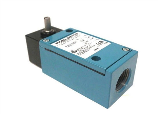 Серия LSX DC Switch Snaps Action DPDT 10A / 800mA номинальный токовой ток
