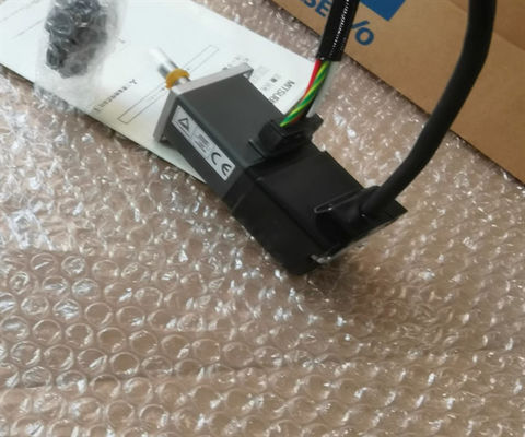 Mitsubishi HC-MFS13K AC сервомотор 3AC 0.9A 60V 3000RPM Новый