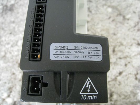 EMERSON SP0402 Универсальный переменный ток с переменной скоростью для индукционных и сервомоторов