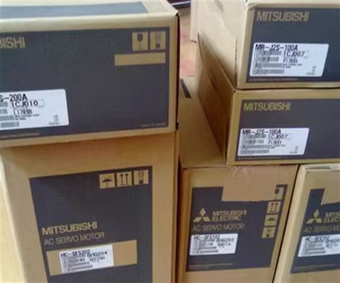 Сервомотор Mitsubishi HC-SFS702 AC бесстыковой вращающийся сервомотор