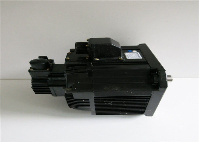 МОТОР СЕРВОПРИВОДА AC мотора сервопривода 3200W Ac bYaskawa SGMDH-32A2A-YR13 одновременный 200V 20.9A