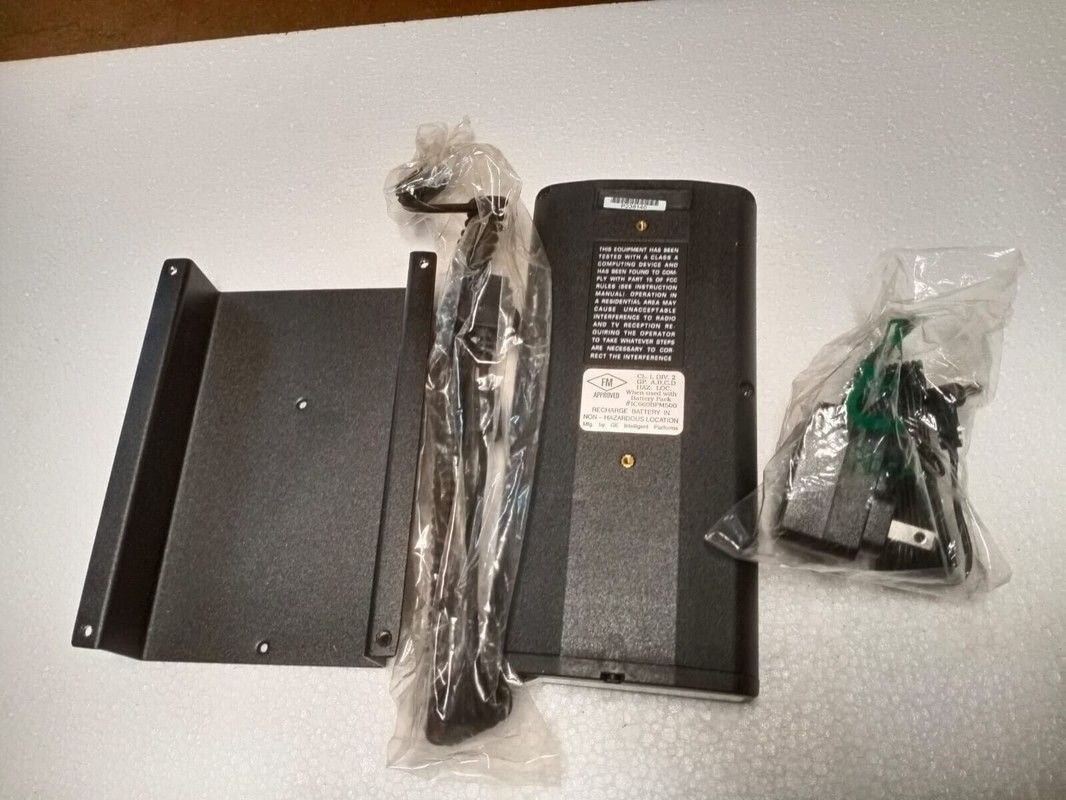 IC660HHM501 Ge Fanuc ВЗАИМОДЕЙСТВУЕТ КО ВСЕМ БЛОКАМ I/O ГЕНИЯ И МОДУЛЯМ РЕГУЛЯТОРА АВТОБУСА