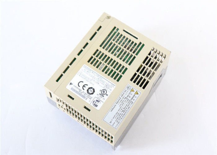 ВХОДНОЙ СИГНАЛ привода мотора сервопривода Ac Yasakawa SGDM-10ADA: 7 A 200-230 ВПТ 50/60 HZ