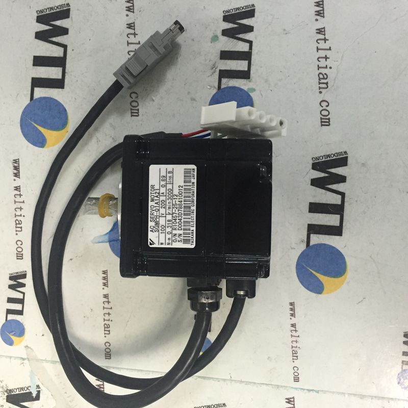 Yaskawa SGMPH-01A1A21 Сменный промышленный сервомотор 100 Вт 200 Вт совершенно новый