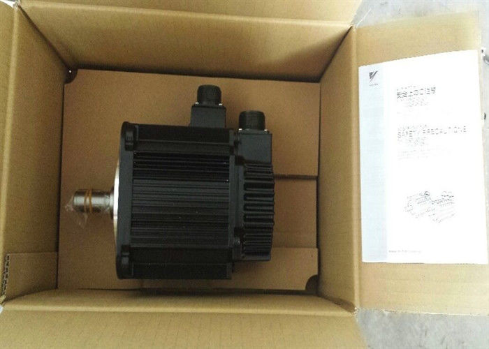 Yaskawa SGMG-06A2BBB 200V сервомотор совершенно новый в оригинальной коробке